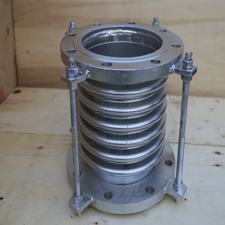 不銹鋼波紋補(bǔ)償器安裝時(shí)都需要注意些什么