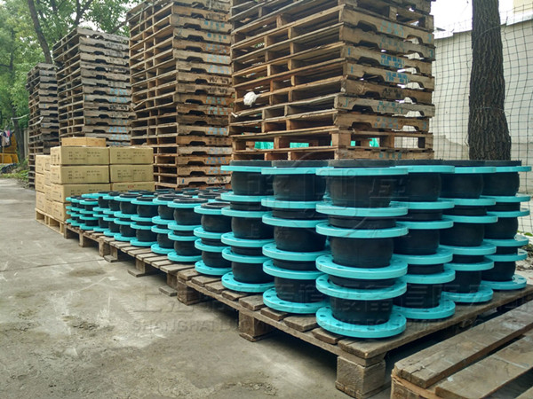 橡膠接頭出現老化的原因有哪些